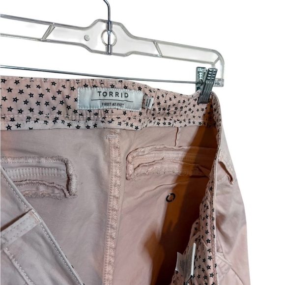 Torrid Jegging pants jeans Size 24 Light pink Stretch Button fly - Picture 3 of 3